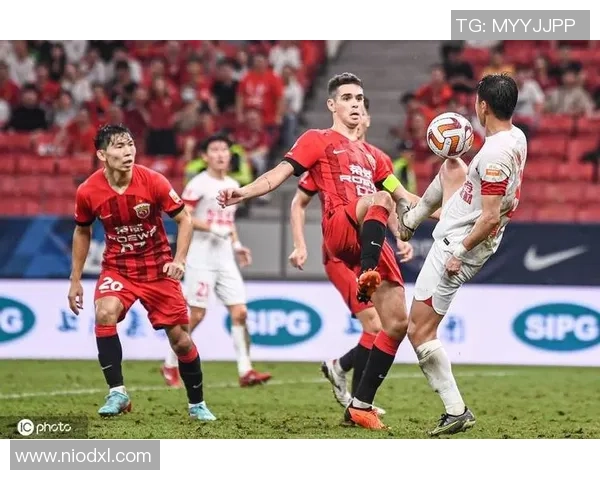 足球场上有仇必报的球星们:从恩怨到对决,他们如何在比赛中复仇对手 足球场上有仇必报的球星们:从恩怨到对决,他们如何在比赛中复仇对手