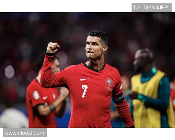 C罗荣耀叉50联名版正式发布 聚焦足球与科技完美融合 C罗荣耀叉50联名版正式发布 聚焦足球与科技完美融合