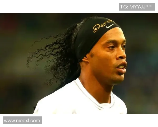 眼睛小却球技超群他是足球场上最闪耀的明星 眼睛小却球技超群他是足球场上最闪耀的明星