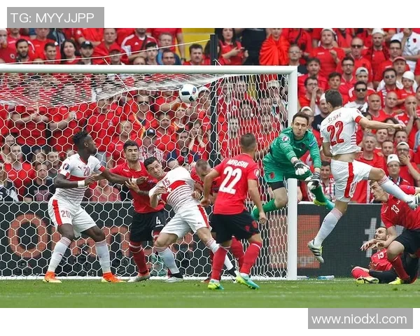 足球巨星化身顶级猎手畅玩Apex展现赛场外的激情对决